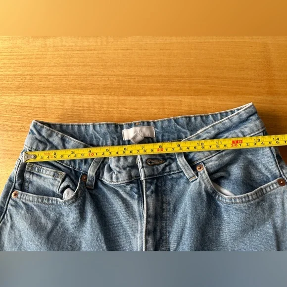 H&M | Boyfriend jeans - on trend - like new! - Picture 8 of 8